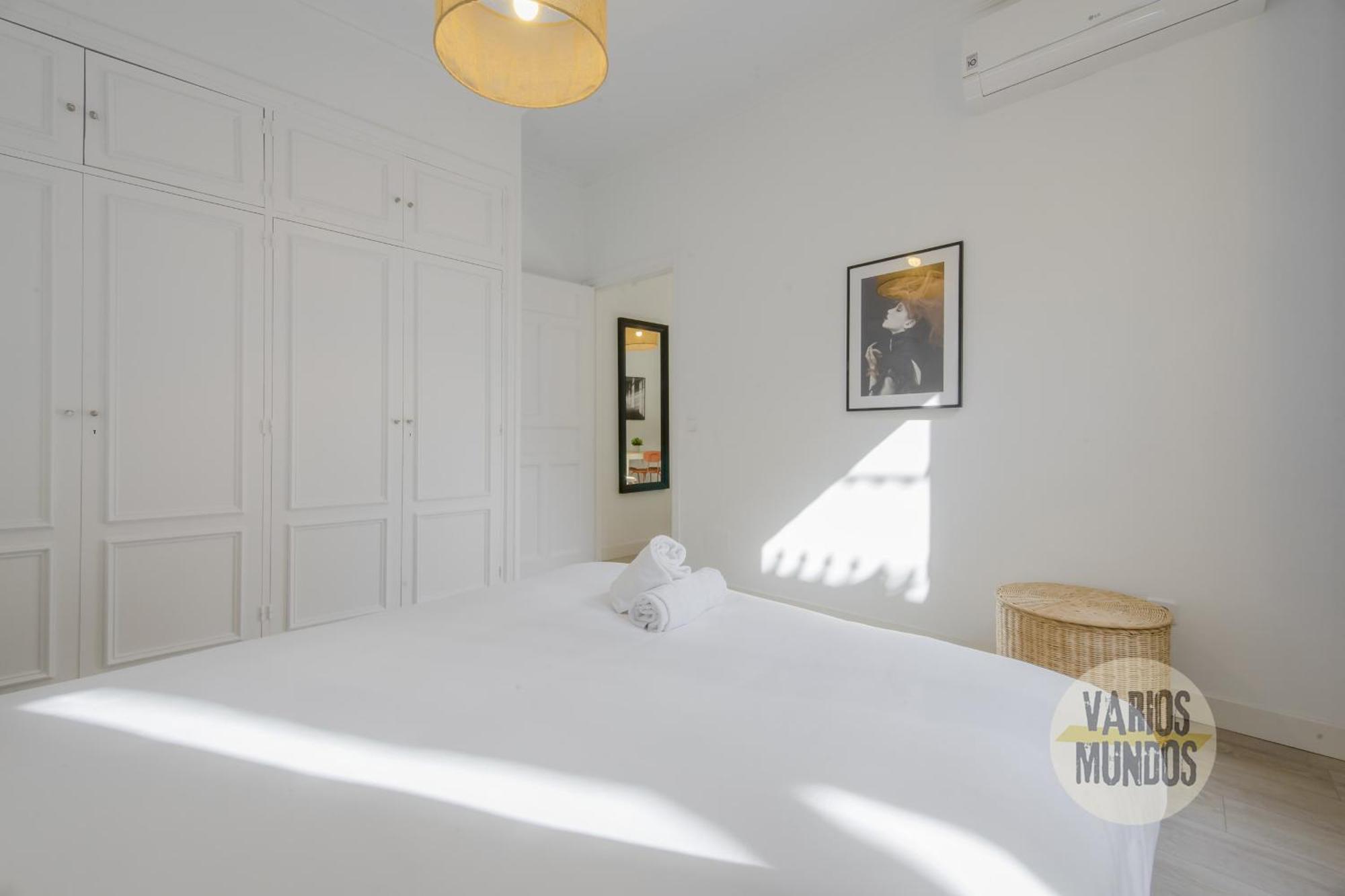 Elegant Apt Para 4Pax En Las Letras-Cortes มาดริด ภายนอก รูปภาพ