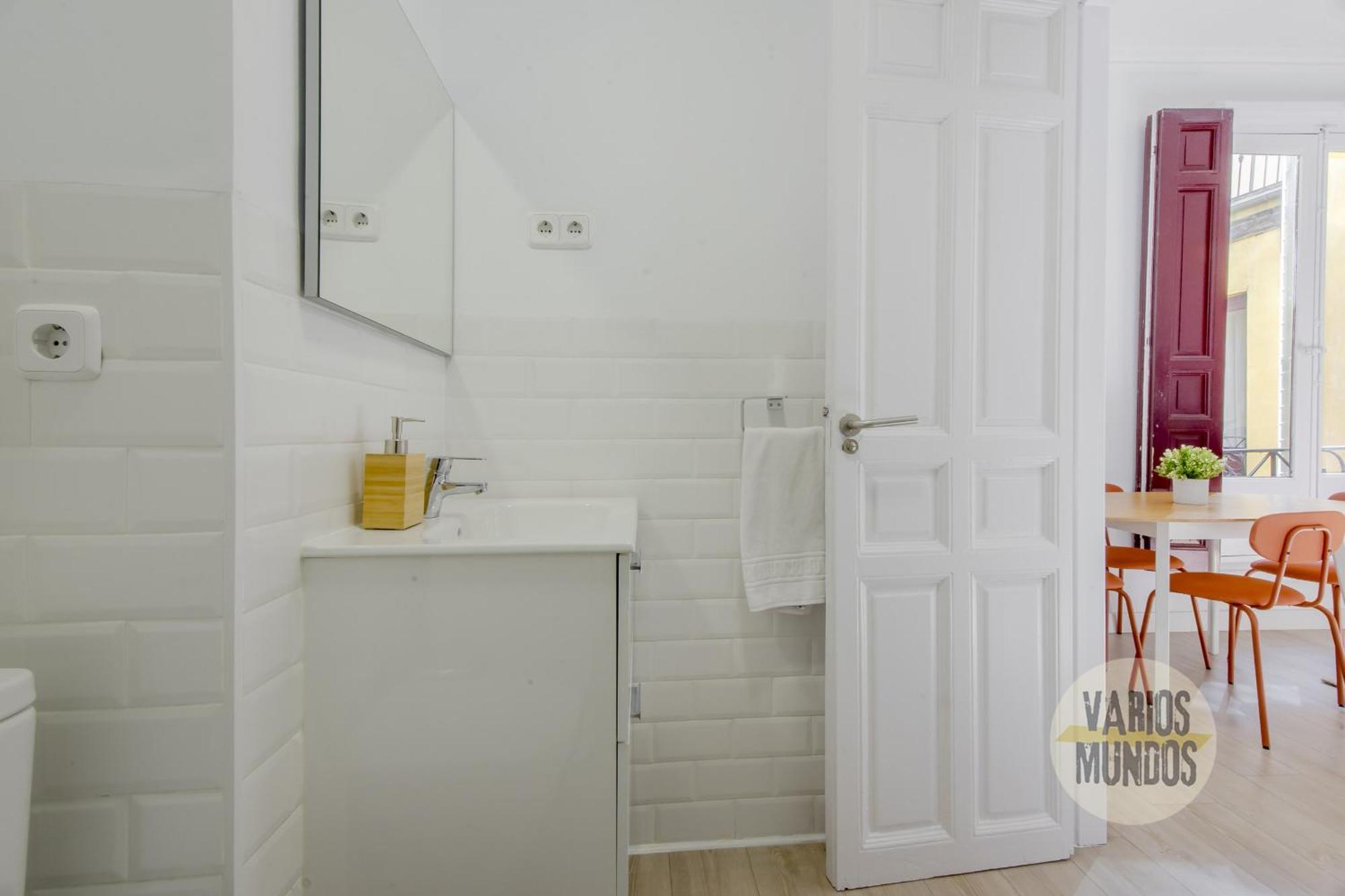 Elegant Apt Para 4Pax En Las Letras-Cortes มาดริด ภายนอก รูปภาพ